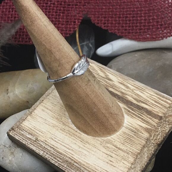 Sterling silver leaf minimalist ring - Picture 4 of 6